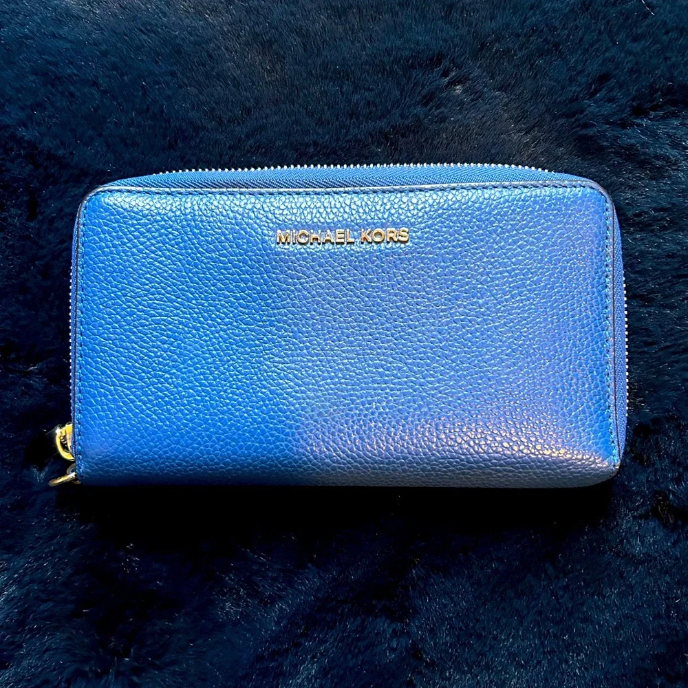 Michael Kors Wallet - Picture 1 of 3